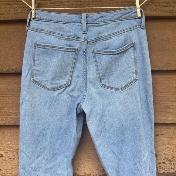 Universal Thread Light Wash Distressed Straight Leg Jeans Womens Size 6/28 - Picture 9 of 10